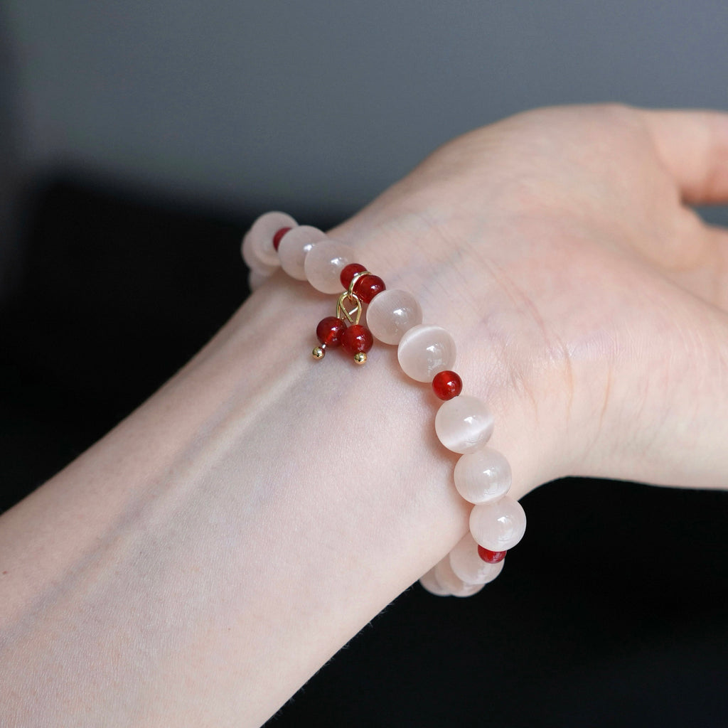 8mm Cat’s Eye & Red Agate Beaded Bracelet