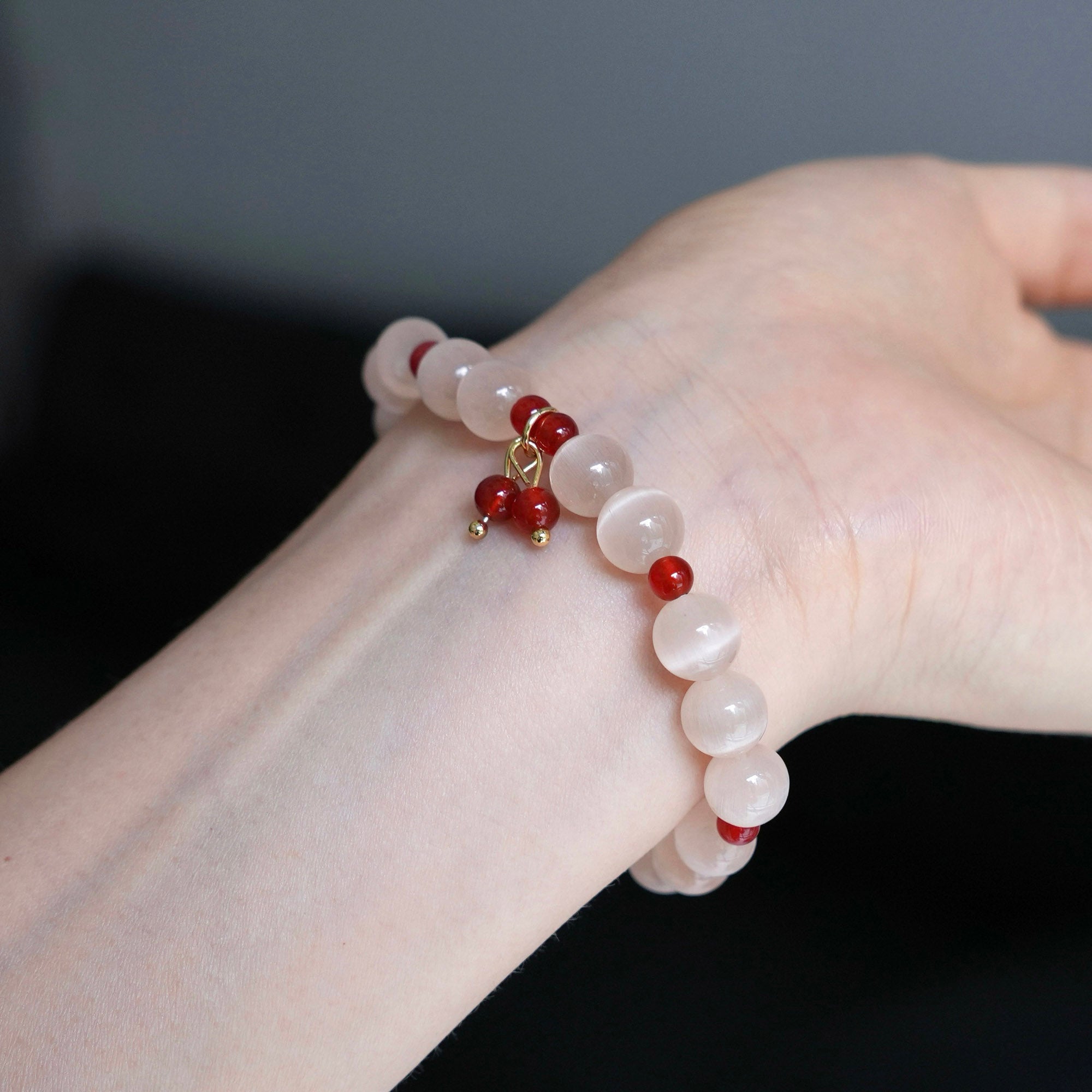 8mm Cat’s Eye & Red Agate Beaded Bracelet