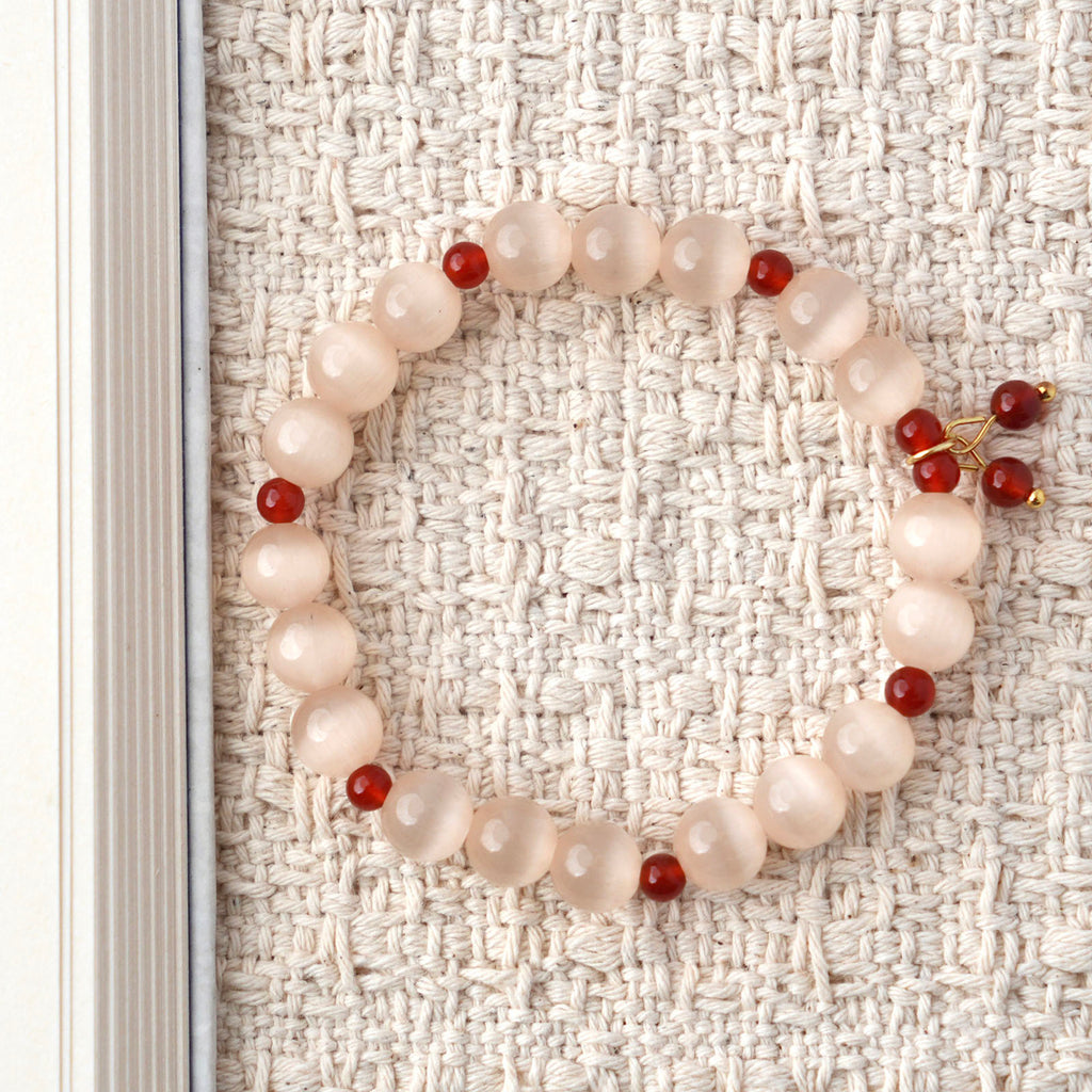 8mm Cat’s Eye & Red Agate Beaded Bracelet