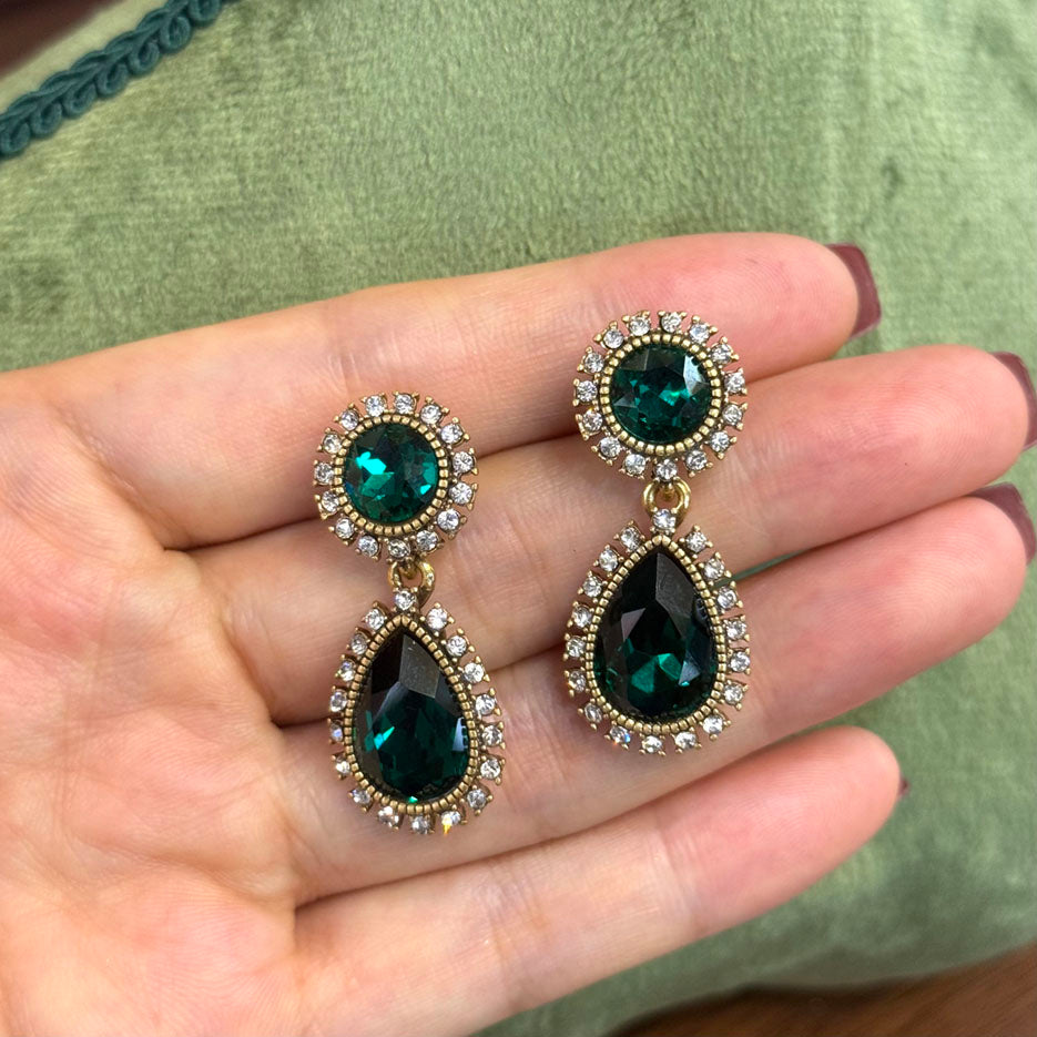 Vintage Style Green Crystal Drop Earrings for Women, Elegant Gold Tone Statement Earrings, Retro Jewelry Gift