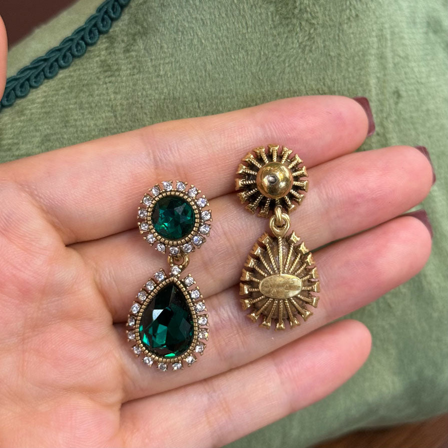 Vintage Style Green Crystal Drop Earrings for Women, Elegant Gold Tone Statement Earrings, Retro Jewelry Gift
