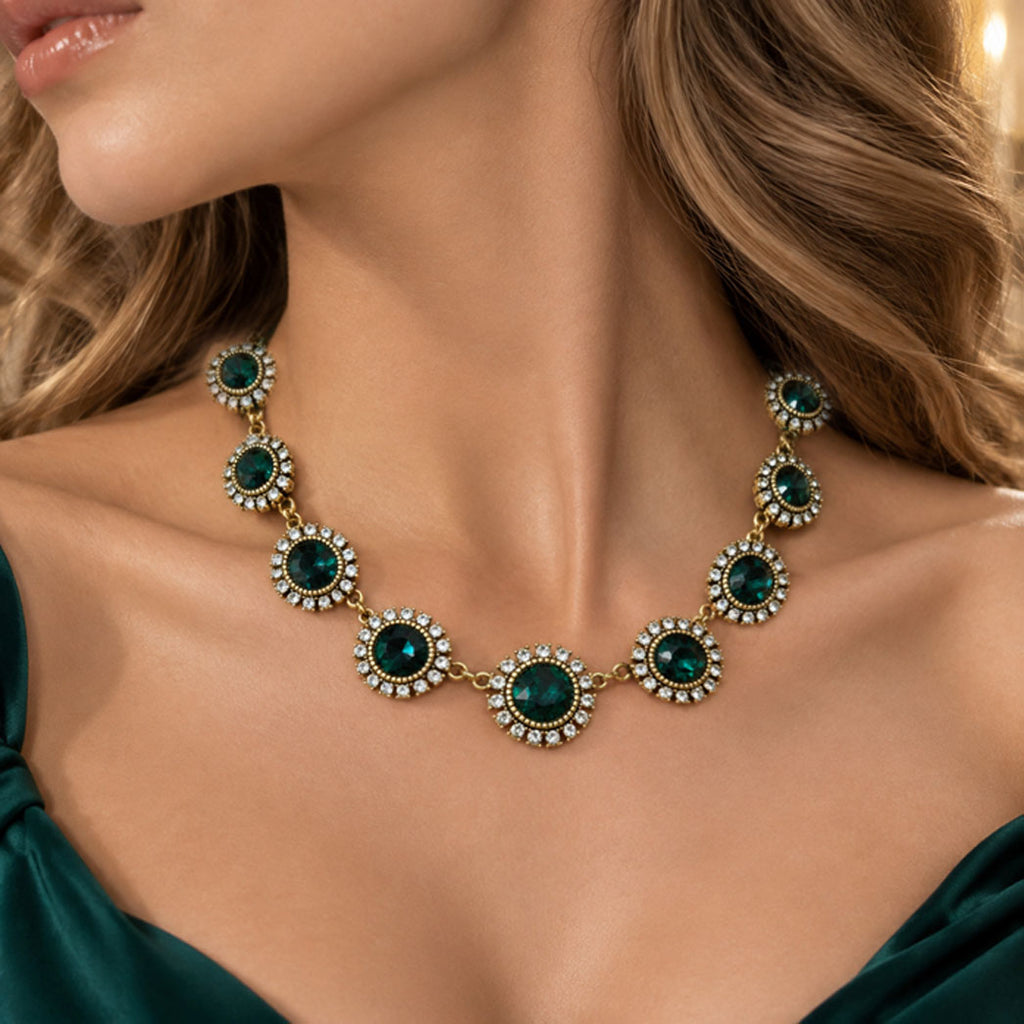 Vintage Style Green Crystal Necklace for Women, Gold Tone Statement Necklace, Retro Elegant Jewelry Gift